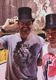 Hugh Jackman și Zac Efron