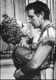 Elizabeth Taylor și Richard Burton, în filmul Cleopatra