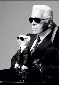 Karl Lagerfeld a realizat un ursuleț pentru celebra firmă de jucării Steiff. Ursulețul, îmbrăcat la fel cu Karl Lagerfeld și realizat în 2.500 de exemplare, a fost vândut cu 1.000 de euro