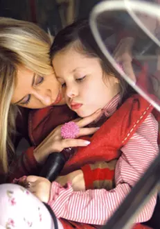 Loredana și fiica ei Elena (acum în vârstă de 20 de ani)