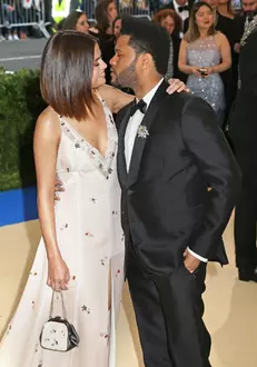 Selena Gomez și The Weeknd, pe vremea când erau îndrăgostiți și fericiți.