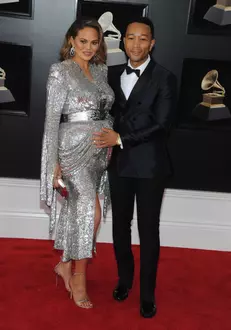 Chrissy Teigen și John Legend au devenit părinți pentru a doua oară.