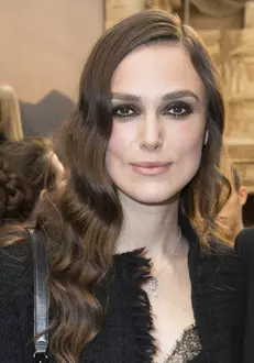 Keira Knightly o critică dur pe Kate Middleton pentru că a ascuns adevărul despre naștere!