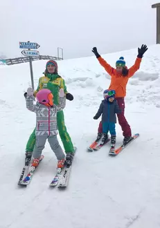 Copiii Elenei Băsescu la schi