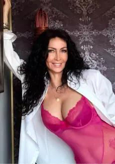 Mihaela Rădulescu a pozat în lenjerie intimă