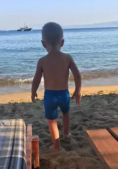 Adela Popescu a plecat în Grecia alaturi de Radu Valcan si baietelul lor