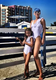 Giulia si fetita sa la mare 1