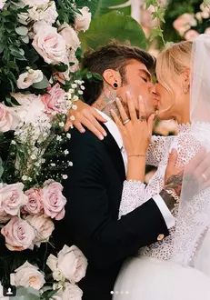 Momentul cel mai așteptat al nunții - sărutul mirilor!