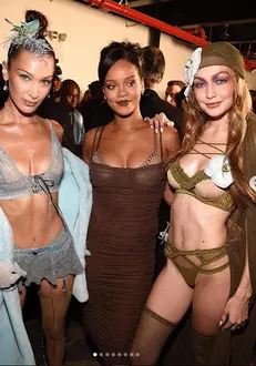 Rihanna, alături de două modele care seamănă cu Bella și Gigi Hadid.