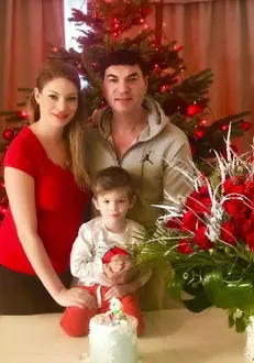 Valentina, Cristi si Milan au petrecut Craciunul in familie.