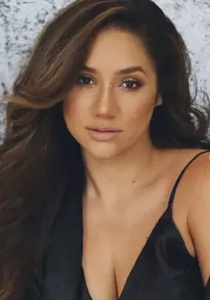 Erica Lauren , sosia lui Meghan Markle