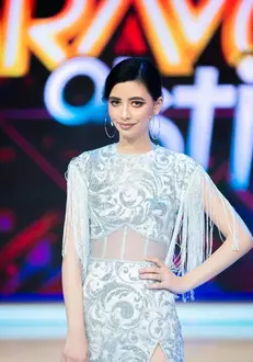 Alexandra, de la Bravo ai stil