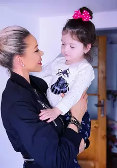 Bianca Drăgușanu și Sofia Natalia