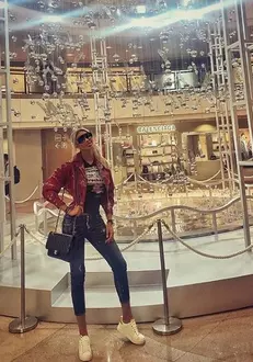 Bianca Drăgușanu în Hong Kong