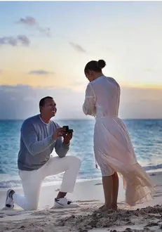 Jennifer Lopez ceruta in casatorie de Rogriguez