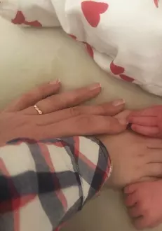 Prima imagine cu gemenele Valentinei Pelinel