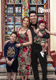 Elena Gheorghe si familia în VIVA de aprilie