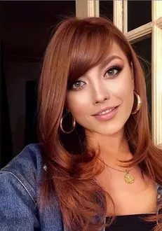 Elena Gheorghe, pentru prima oară cu breton. Fanii artistei au fost încântați.