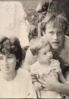 Mihai Bendeac, alături de părinții lui. Actorul seamănă foarte bine cu tatăl său.