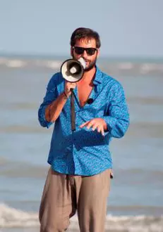 radu-valcan-a-filmat-20-de-zile-in-thailanda-pentru-insula-iubirii-a-mancat-toate-ciudateniile-pamantului-18575377