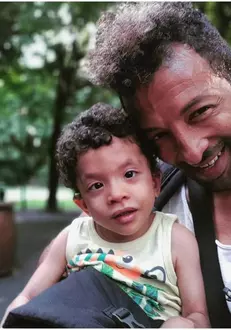 Kamara și Leon, fiul său