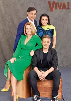Andreea Esca, pictorial exclusiv cu familia, la 20 de ani de la prima copertă VIVA!