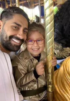 Primele poze cu Connect-R, Misha și Maya, fiica lor din vacanța petrecută la Disneyland