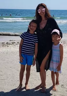 Cristina Spătar și cei doi copii