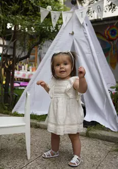 Rita, fetița Laurei Cosoi