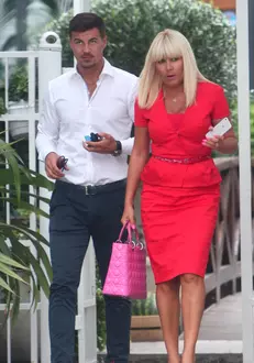 Larisa de la Puterea Dragostei s-ar fi iubit cu Adrian Alexandrov, actualul iubit al Elenei Udrea