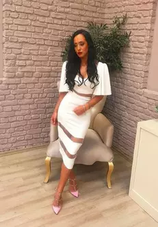 Ella Puterea Dragostei