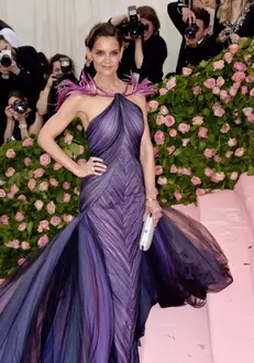 Katie Holmes, la Met Gala, unde s-a afișat pentru prima oară cu Jamie Foxx