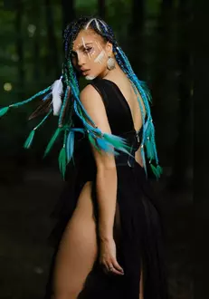 Lora, schimbare de look