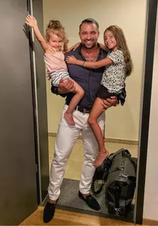 Alex Bodi are două fetițe din relații anterioare