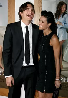 Demi Moore și Ashton Kutcher au fost căsătoriți 8 ani.