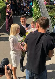 Primele imagini cu Elena Udrea, la botezul fiicei sale