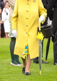 Elisabeta a II-a este faimoasă pentru stilul ei vestimentar inconfundabil.