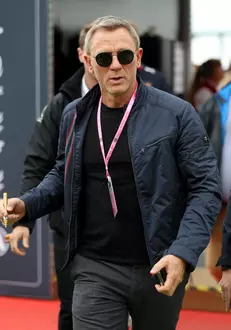 Daniel Craig