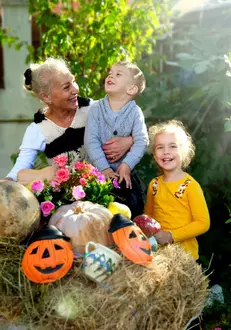 Mama-lui-Andrei-Tinu-alături-de-copiii-lui