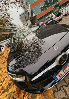 Selly și-a luat mașină