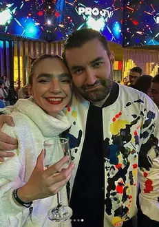 Elena Ilie este concurentă în echipa Smiley la Vocea României.