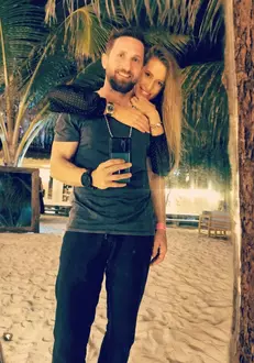 Dani-Oțil-și-Gabriela-Prisacariu.-Dani-Oțil-i-a-dat-inelul-iubitei-sale6