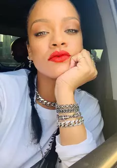 Rihanna-1