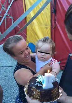 Soția-și-fetița-Piticului-Colorado-6