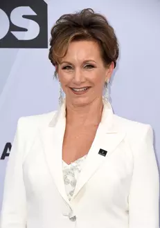 Gabrielle-Carteris-1