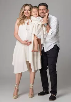 Laura-Cosoi-a-născut