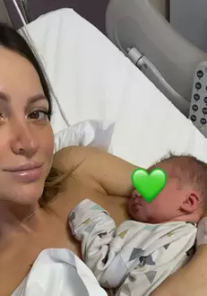 Nicoleta-Dragne-de-la-Insula-iubirii-a-născut