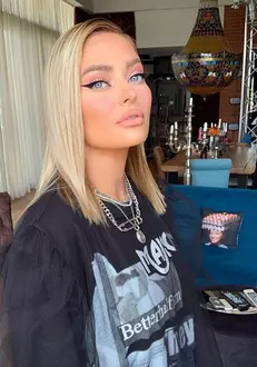 delia_117811245_782132722616726_2476053677025129813_n