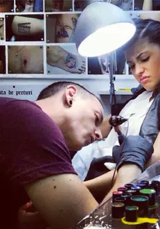 8cc764bc81c31903f1f8566fc95aa8f6_XL