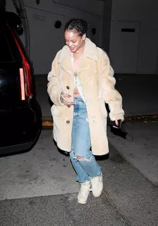 *EXCLUSIVE* Rihanna leaves Giorgio Baldi after grabbing dinner